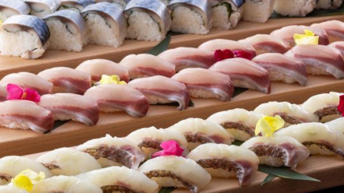 基本宿泊プラン「毎日さざえにお寿司やお刺身に　新鮮魚介が満載です」